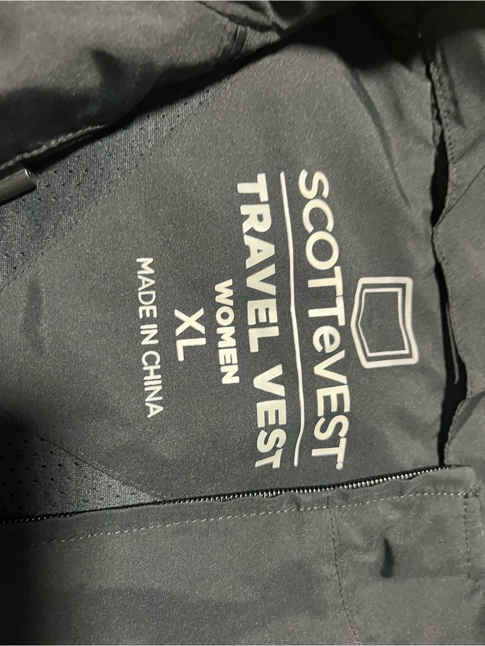 Scottevest Women’s Black Performance Travel Vest with Zippered Pockets, XL - Picture 9 of 9